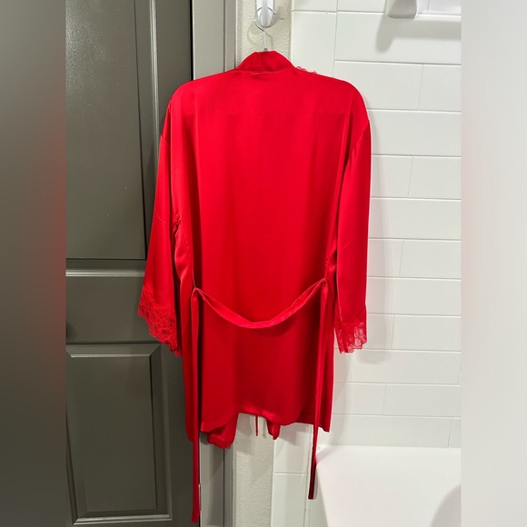 Victoria Secret Red Robe NWT - Picture 6 of 8
